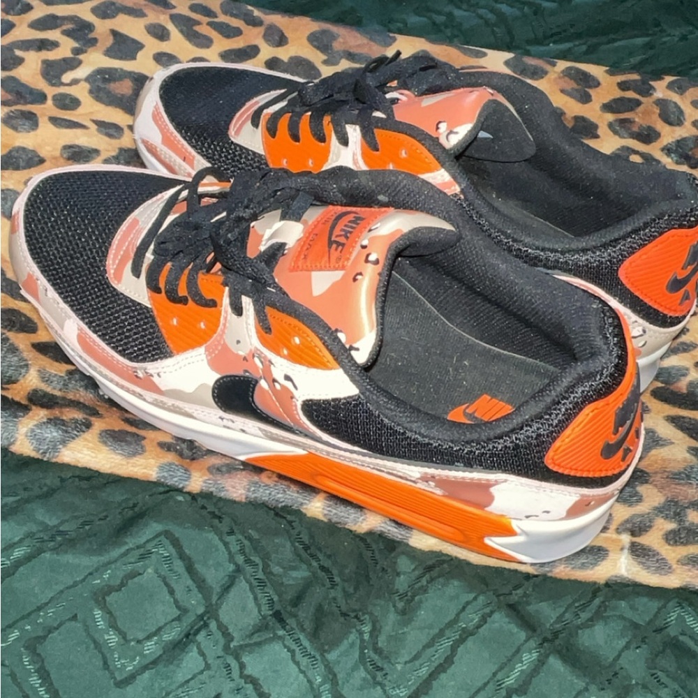 Nike Men’s Sneakers - Orange, Black, and Tan - Picture 4 of 8